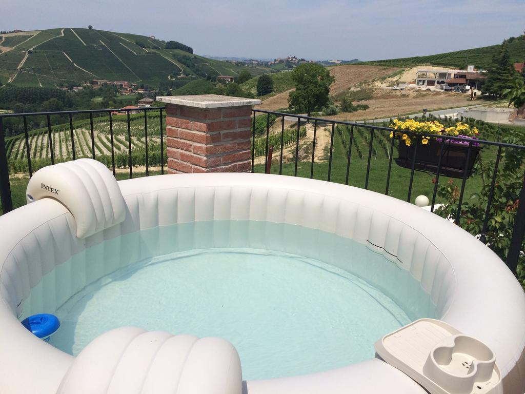 La Terrazza Del Barbaresco Bed and Breakfast Neviglie Exteriör bild
