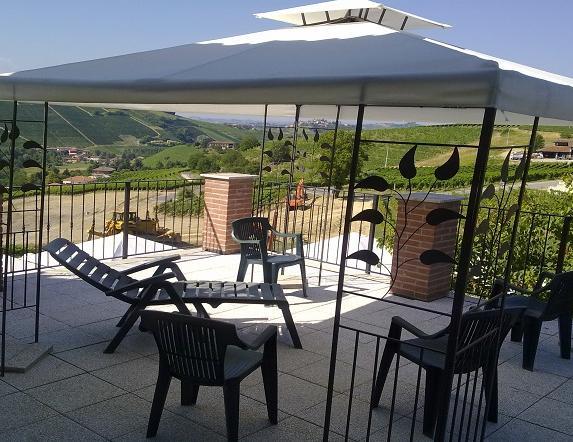 La Terrazza Del Barbaresco Bed and Breakfast Neviglie Exteriör bild