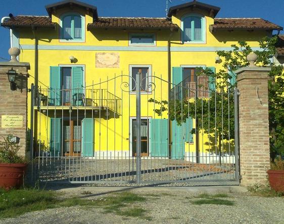 La Terrazza Del Barbaresco Bed and Breakfast Neviglie Exteriör bild