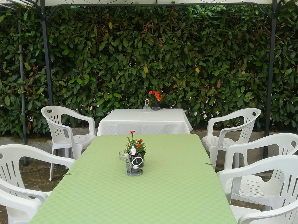 La Terrazza Del Barbaresco Bed and Breakfast Neviglie Exteriör bild