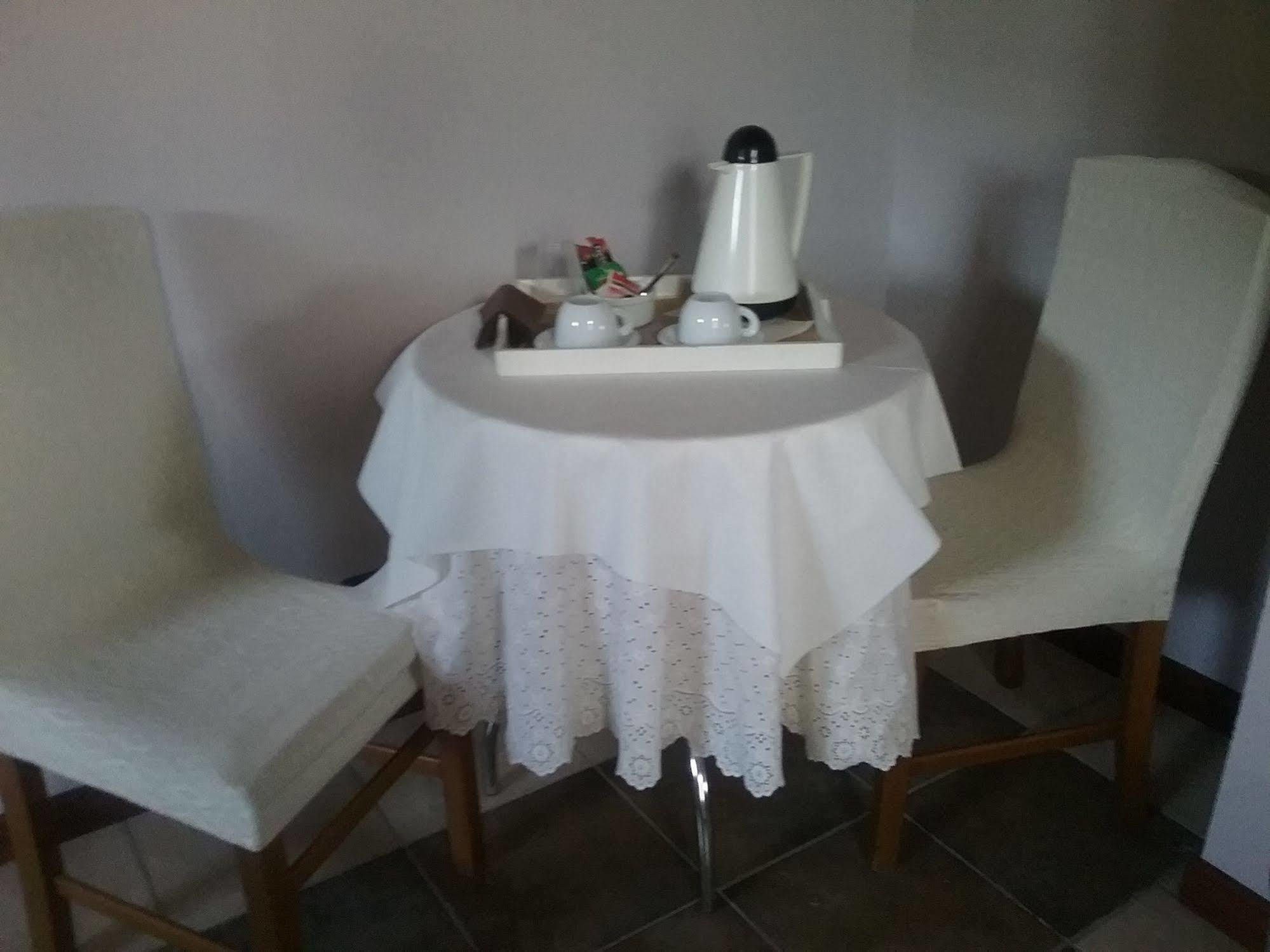 La Terrazza Del Barbaresco Bed and Breakfast Neviglie Exteriör bild